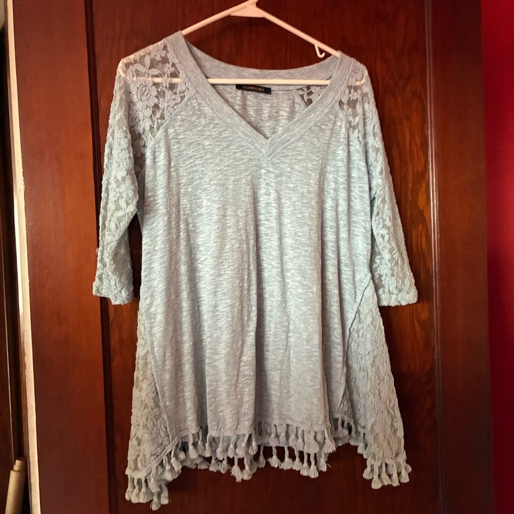 Chic Lace-Accented Light Gray Women's Tunic